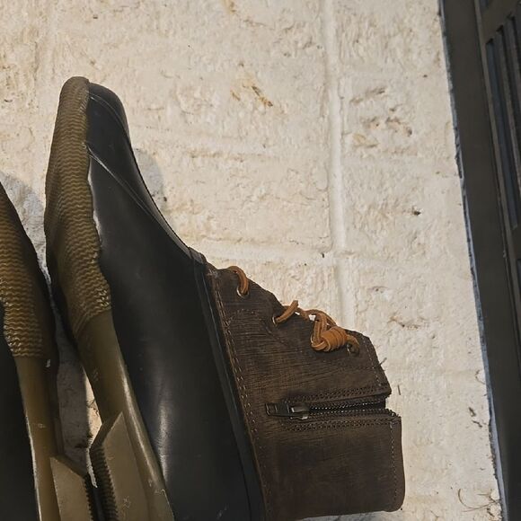 Sperry Black and Brown Duck Boots - Picture 10 of 12